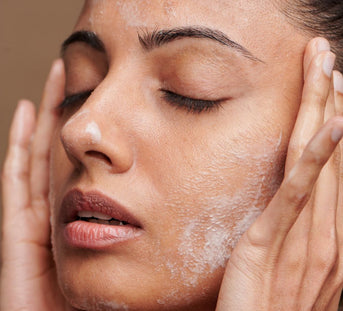 Sensitive Skin Cleansers: A Guide for Calm, Healthy Skin
